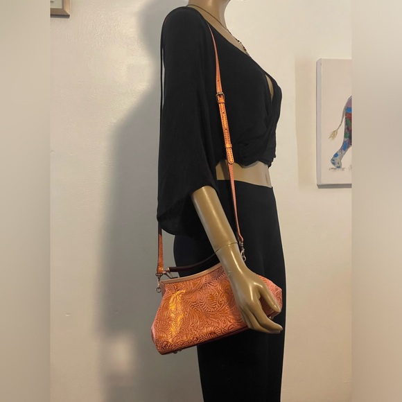 Patricia Nash Tooled Leather Bag Kiss Lock Kelmscott Coral Metallic Cross Body - Picture 4 of 11
